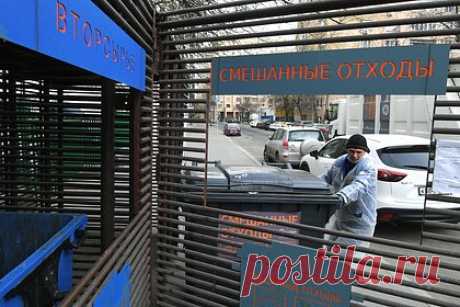 Цвета мусорных баков станут одинаковыми во всей России. Цвета мусорных контейнеров для раздельного сбора пластика, стекла и бумаги станут одинаковыми по всей России. Норму могут закрепить законом в ближайшее время, сообщили в Российском экологическом операторе (РЭО). Так россиянам станет проще правильно утилизировать мусор, считает глава компании Денис Буцаев.
