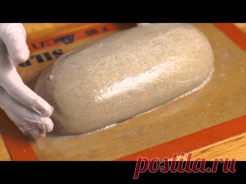 Формовка ржаного хлеба.