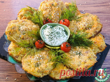 Лепешки из кабачков и гречневой крупы. Предлагаю Вам, приготовить лепешки из кабачков и гречневой крупы. Их можно запечь в духовке или поджарить на сковороде. Такие лепешки, станут прекрасным перекусом и дополнением к завтраку, обеду или ужину.