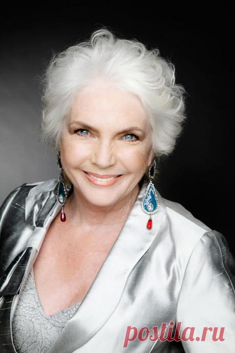 Финола Флэнаган(Fionnula Flanagan) - 10 декабря, 1941