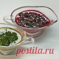 Соус камберленд Ставим воду в сотейнике на нагрев, снимаем немного цедры с лимона и апельсина (по 3 пластинки) и нарезаем соломкой. Не доводя до кипения, сдвигаем сотейник с нагрева и отправляем в него цедру.