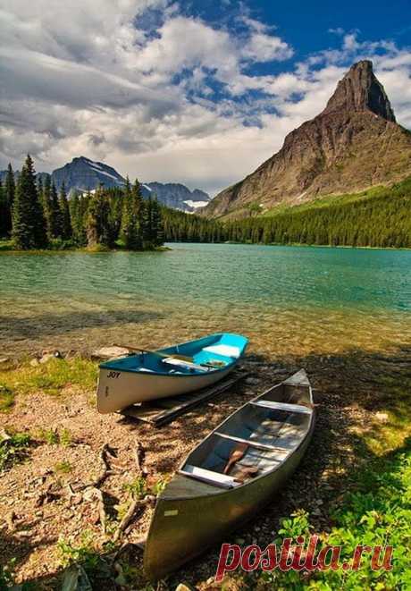 Grinnell Lake is a gorgeous glacier-fed lake in Montana.
Roadtrippers из Roadtrippers   |  Pinterest • Всемирный каталог идей