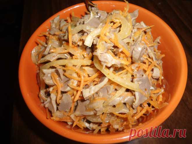 Острый салат из куриных желудочков. ​ пошаговый рецепт здесь http://ligakulinarov.ru/r/ostryy_salat_iz_kurinykh_zheludochkov_1104