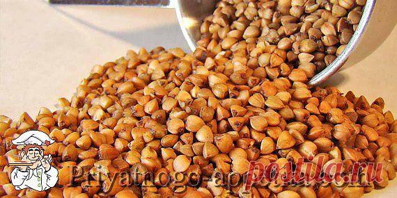 Как сварить гречку рассыпчатой. Это может показаться удивительным, но гречку настолько плохо знают в мировой кулинарии, что порой предлагают такие замысловатые рецепты, чтобы ее сварить рассыпчатой. Вот, например, один из них гласит, что гречку, чтобы она после варки стала рассыпчатой, нужно перетереть вначале с сырым белком. Не правда ли, вызывает улыбку, зачем такие крайности?