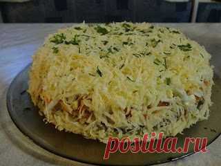 Салат "Бонапарт" c шампиньонами и курицей.