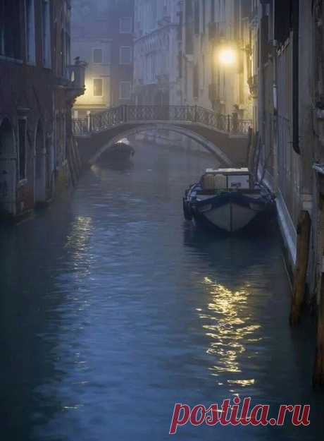 Пин на доске Places & Spaces