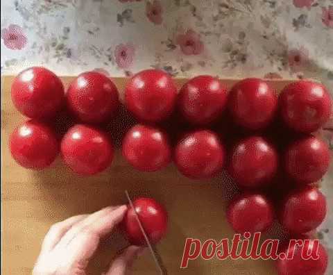Помидорчики малосольные быстрые в пакете. Очень вкусные!