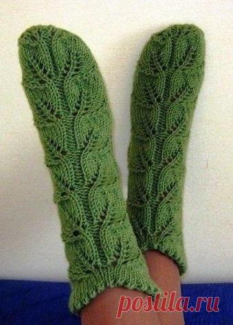 Ажурные носки спицами