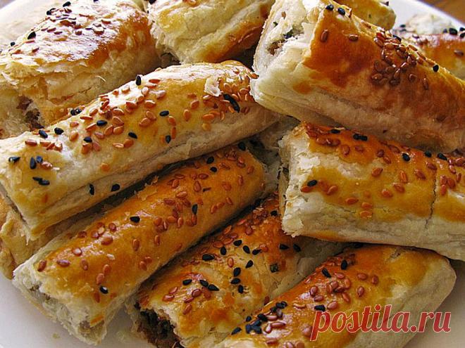 Börek mit Hackfleischfüllung von Böösch| Chefkoch Börek mit Hackfleischfüllung - superleckerer Börek für alle die keinen Blätterteig mögen. Für alle anderen natürlich auch. Über 5 Bewertungen und für mega befunden. Mit ► Portionsrechner ► Kochbuch ► Video-Tipps!