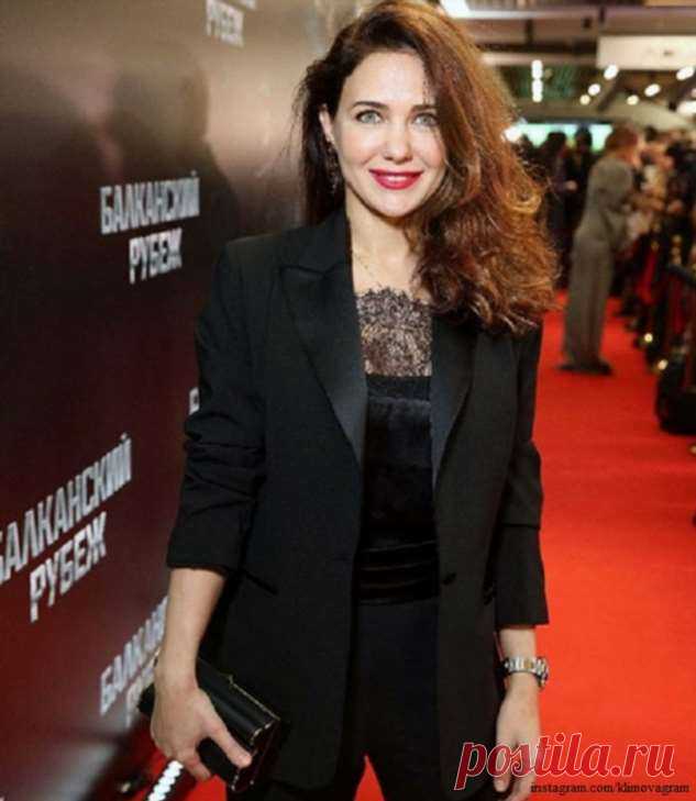 Екатерина Климова  восхитила сексуальным образом в мини и чулках | Краше Всех