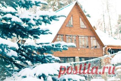 Россиянам напомнили о штрафах за неубранные сугробы. Ведущий юрист Европейской Юридической Службы Юрий Аванесов заявил, что садовые некоммерческие товарищества (СНТ) за неубранный снег не несут ответственности за неубранный снег на своей территории. Однако в ряде случаев за сугробы могут оштрафовать и физическое, и юридическое лицо, предупредил Аванесов.