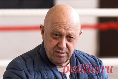 Стало известно о планах Пригожина открыть новые СМИ незадолго до авиакатастрофы. За день до крушения самолета Embraer, в списке пассажиров которого числился глава ЧВК «Вагнер» Евгений Пригожин, бывшим сотрудникам издания РИА ФАН, входящего в медиагруппу «Патриот», поступили предложения о работе от их руководителей. Как утверждает Mash, Пригожин планировал вернуться в новостную повестку.