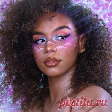 Photo by Morphe on December 02, 2020. La imagen puede contener: una persona, primer plano.