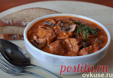 Мясо с грибами в соусе - Простые рецепты Овкусе.ру