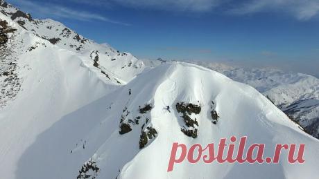 Чудесный видеорепортаж из абхазских гор прямо к вам в ленту! Осторожно: слепит глаза ❄️
