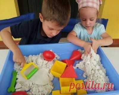 Как сделать волшебный кинетический песок своими руками