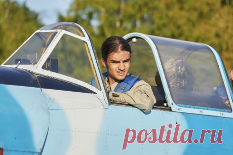 «Перед гибелью не мог наговориться». Друзья рассказали о разбившемся пилоте Як-52. Студент авиационного института Евгений Бессмертный разбился на аэродроме Малино в г. о. Ступино, пилотируя самолет Як-52. С ним погибла и пассажирка — 17-летняя девушка, заказавшая ознакомительный полет.