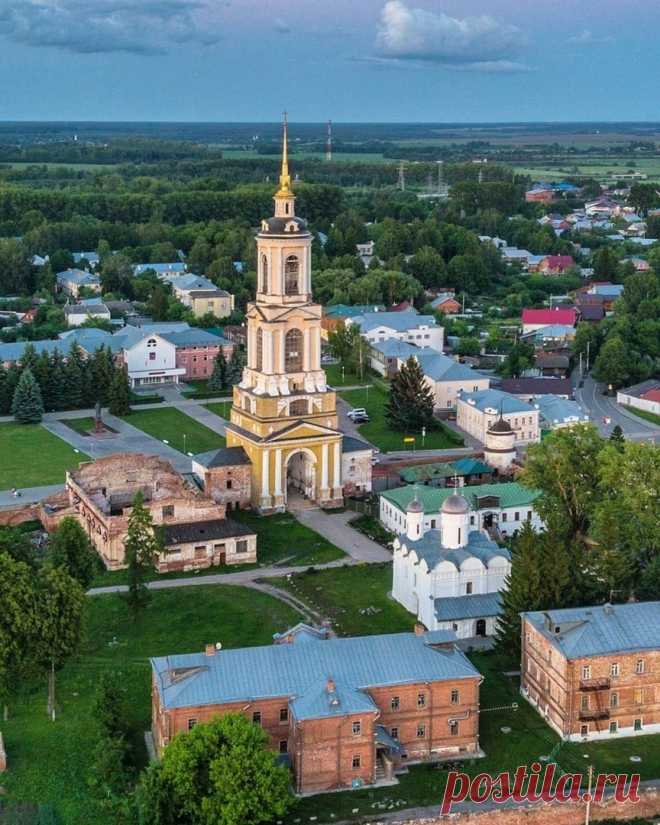 Ризоположенский женский монастырь в Суздале.
📷 svetosh_13