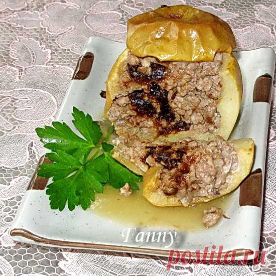 Яблоки, фаршированные индейкой с яблочно-медовым соусом