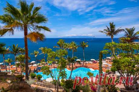 Тенери́фе (исп. Tenerife) — самый крупный остров в составе архипелага из семи Канарских островов в Атлантическом океане[1]. С относительно небольшой площадью в 2034,38 км² и населением в 906 800 человек[2][3], что составляет 43 % численности населения всего архипелага, он является самым населённым в Испании[4][5][6]. Он занимает центральное положение относительно островов архипелага и вместе с тремя соседними островами Пальма, Гомера и Иерро.