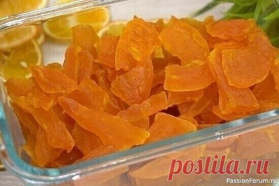 ​Вкусные цукаты из тыквы Готовим замечательные полезные конфеты для всей семьи!🎃🍭🍡🍬Можно даже вместо конфет есть, чем-то напоминают манго.Как готовить:Тыкву нарезаем её на дольки, очищаем от семян и срезаем кожуру.очищенной тыквы получилось примерно 3 кг.Её нарезаем на кусочки толщиной 5-7 мм.Затем выбираем...