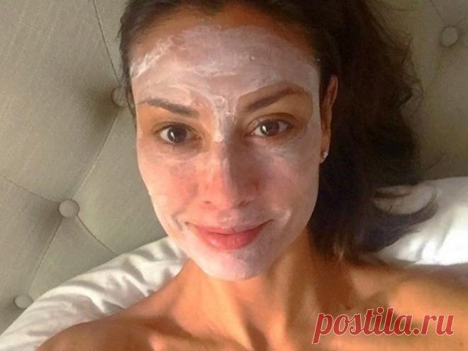 Ей 54 года, а у нее ни глубоких морщин, ни обвисшей кожи… Ее красоте завидуют даже молоденькие! — FunnyReps