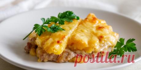 Мясо с ананасами и сыром