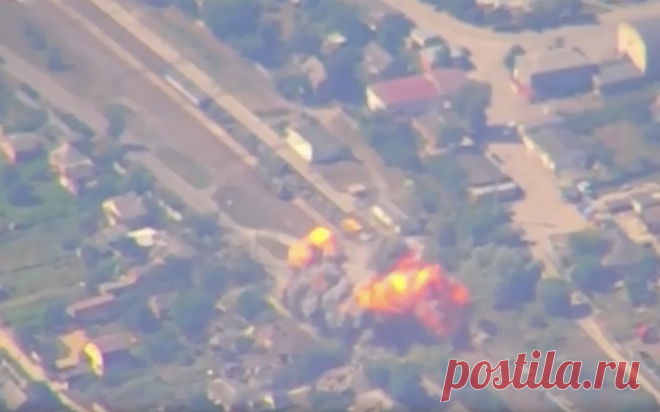 Минобороны заявило об ударе «Искандером» по эшелону ВСУ под Харьковом. Расчет «Искандера» ударил по месту стоянки эшелона ВСУ в Харьковской области, уничтожены около 20 единиц техники и до 120 украинских военных, заявило Минобороны. Украинские власти сообщали о взрыве, погибших и раненых