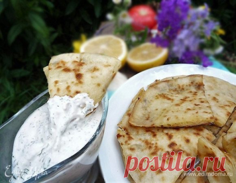 Хычины с картофелем, сыром и зеленью. Ингредиенты: молоко, мука, соль морская | Официальный сайт кулинарных рецептов Юлии Высоцкой