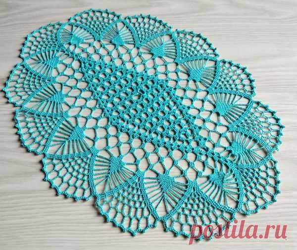 Ажурная голубая салфетка, вяжем крючком