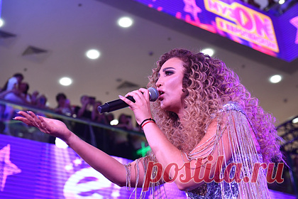 Бузова рассказала об отношении к критике в свой адрес. Российская певица и телеведущая Ольга Бузова раскрыла отношение к критике в свой адрес. Она заявила, что ее не расстраивают нападки недоброжелателей. «Я счастлива, я живу, дышу, я здорова. Я вышла на большую сцену и поняла: что бы ни происходило, мои люди всегда со мной», — высказалась знаменитость.