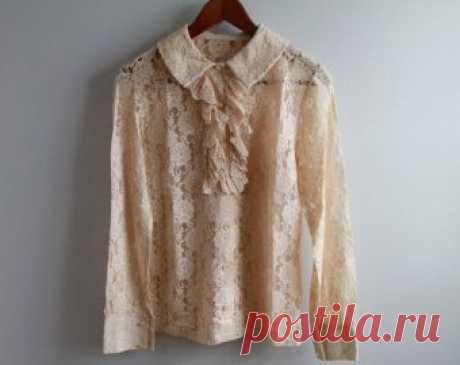 Items similar to Classic Lolita Jabot Collar Ivory on Etsy