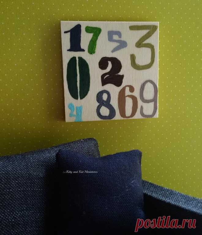 Kitty And Kat Miniatures в Instagram: «Painting tiny numbers in various fonts was a challenge! Painted on wood.»