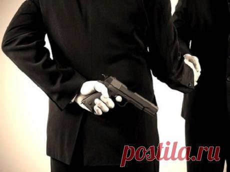 Заговор, чтобы наказать обидчика Проучить обидчиков может каждый, даже если лично с ними не знаком. Эффективный заговор поможет поставить защиту от дурного влияния и наказать всех, кто навлек беду.