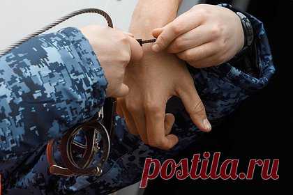 Россиянина арестовали за расправу над экс-возлюбленной и ее двухлетней дочерью. В Краснодаре суд арестовал 27-летнего жителя Адыгеи по обвинению в расправе над 28-летней женщиной и ее двухлетней дочерью. По данным следствия, вечером 23 января фигурант пришел в квартиру экс-возлюбленной и устроил ссору. Во время нее мужчина ударил женщину по голове, после чего принялся душить.