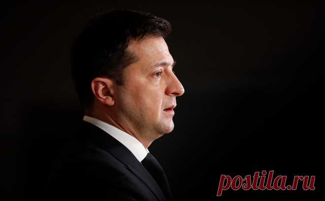 Зеленский назвал главной целью политики Украины «неотвратимость перемен». Зеленский назвал 2022 год «решающим» для Украины. Среди основных направлений своей политики в этом году он назвал вакцинацию от COVID, борьбу с коррупцией и олигархами, запуск подлинного фондового рынка