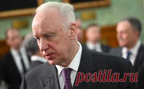 Бастрыкин поручил возбудить дело из-за избиения школьницы в Крыму. Глава Следственного комитета (СК) России Александр Бастрыкин поручил возбудить уголовное дело из-за избиения подростками своей сверстницы в городе Щелкино в Крыму.