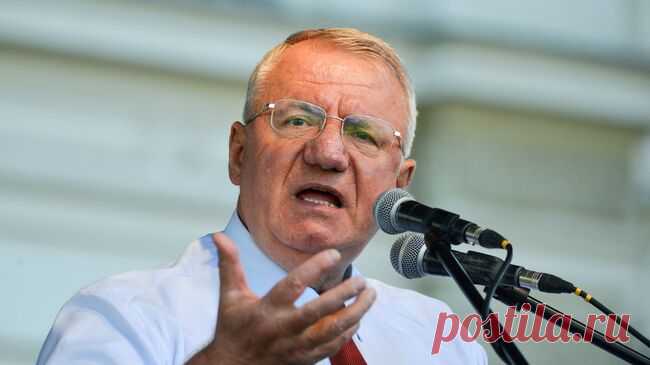 Лидер Сербской радикальной партии призвал задержать всех лидеров протестов