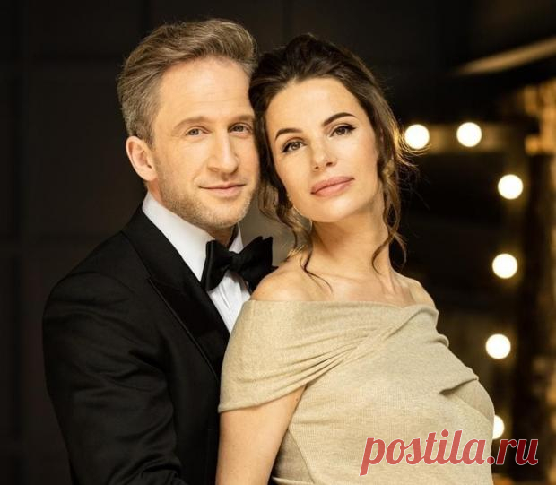 Оскар Кучера забавно анонсировал роды супруги: волнительное событие в семье актера