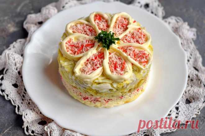 Салат с плавленым сыром и крабовыми палочками
