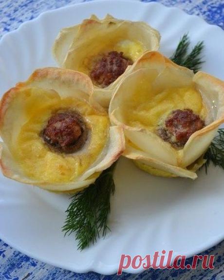 Картофельные цветочки с фаршем
