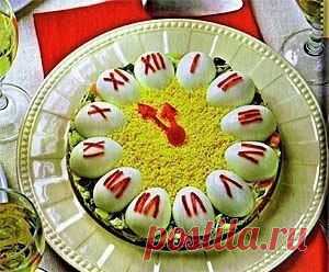 Новый год не за горами! Рецепты 2016 7 САЛАТОВ С ВАРЕНОЙ КОЛБАСОЙ Салаты с вареной колбасой – это ...