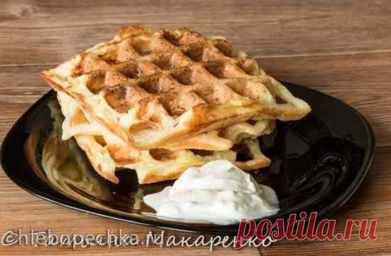 Вафли картофельные и кабачковые в вафельнице Jardeko  Сегодня я вас познакомлю с новой вафельницей от . Большааая, с хорошей мощностью оВт. Вафельница мне понравилась, очень хорошее покрытие, большой объём, неболь