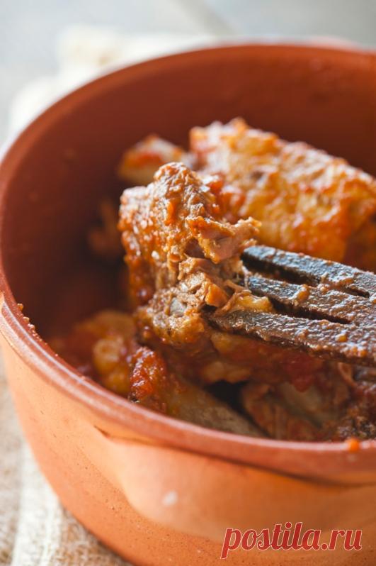 Томатный соус из свиных ребрышек / Sugo di pomodoro con costolette di maiale | Элла Мартино Рецепты Кулинарные туры Итальянская кухня
