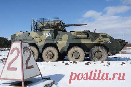 На Украине начали убирать снег с помощью БТР. В Одесской области Украины для уборки снега начали задействовать бронетранспортеры (БТР). Об этом в своем Telegram-канале сообщил глава областной военной администрации Олег Кипер. По его словам, из-за сильного снегопада несколько населенных пунктов региона остались без электричества.