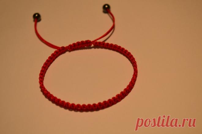 Каббалист рассказал, кому и зачем стоит носить красную нить с 7 узлами на запястье. Теперь ношу с умом.