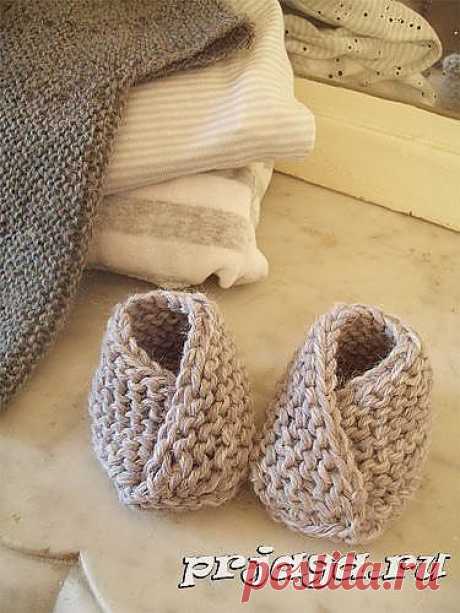 Пинетки спицами от Chaussons mignons.