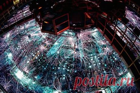 Впервые осуществлена безубыточная термоядерная реакция. Министерство энергетики США объявило о достижении безубыточного термоядерного воспламенения в Ливерморской национальной лаборатории. В ходе эксперимента, проведенного 5 декабря 2022 года, была впервые запущена управляемая реакция синтеза, которая генерировала в полтора раза больше энергии, чем было на нее потрачено.