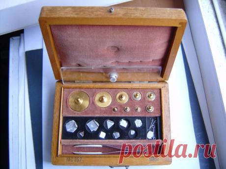 Старинные весы