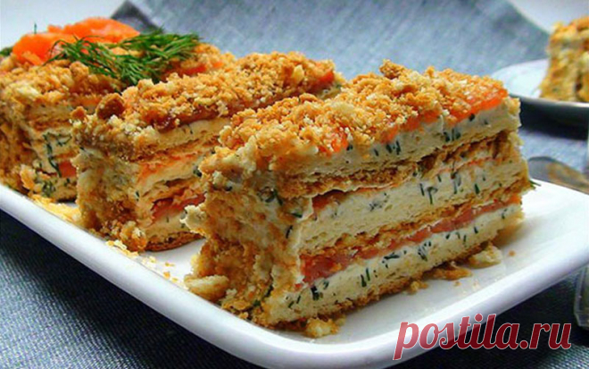Закусочный пирог с рыбой и сыром